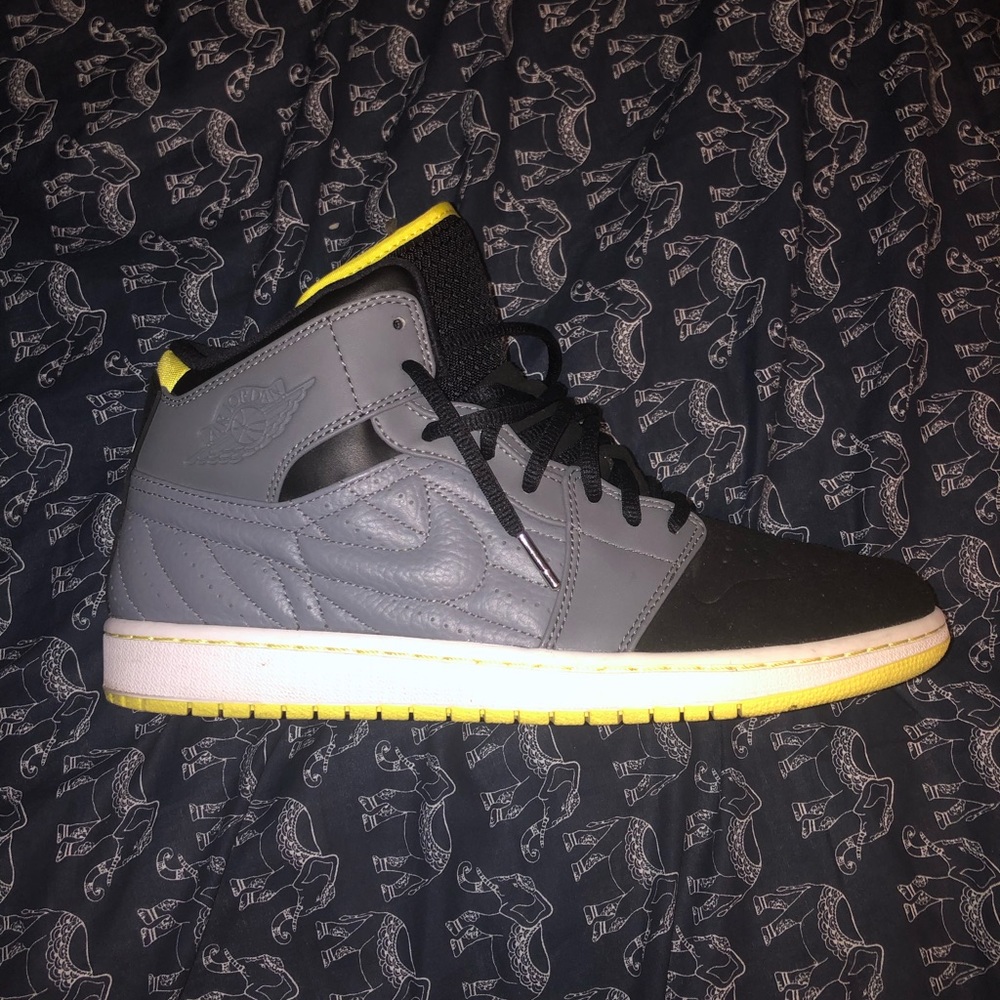 Air Jordan 1 Retro 99